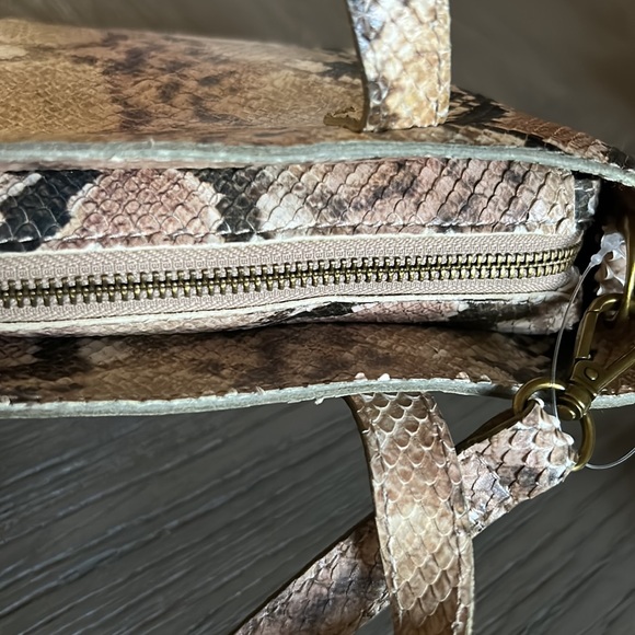 Madewell zip top transport crossbody snake print leather NWT - Picture 5 of 6